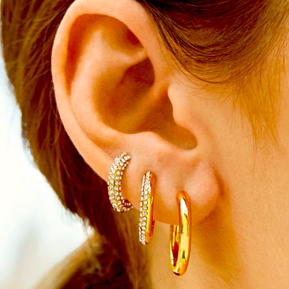 🍋2/$30 New Pave Crystal Huggie Hoops - Picture 3 of 4